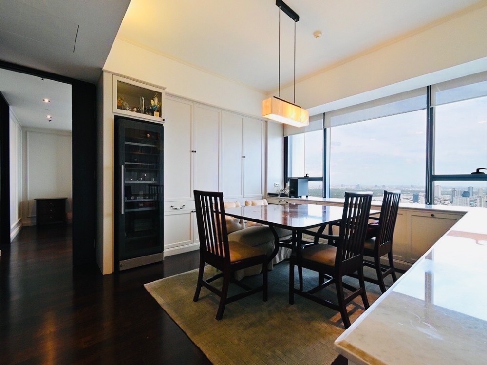 ให้เช่าคอนโดสาทร นราธิวาส : 🔥🔥 For Rent : The Met 300,000THB/Month 366sqm. 4Beds 5Baths Tel. 0959415999