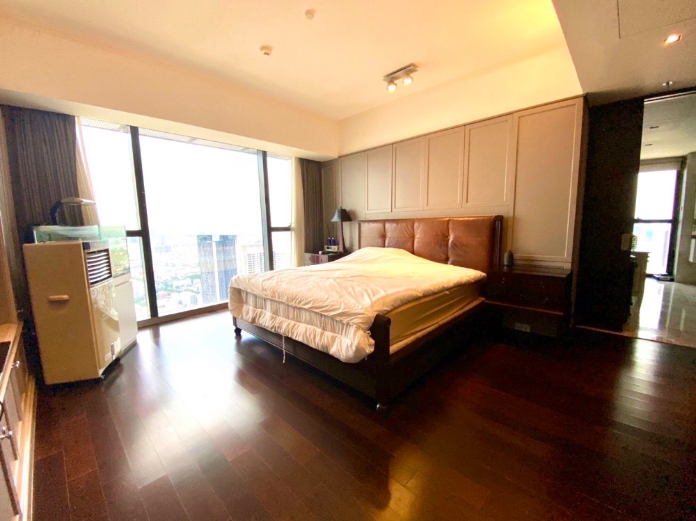 ให้เช่าคอนโดสาทร นราธิวาส : 🔥🔥 For Rent : The Met 300,000THB/Month 366sqm. 4Beds 5Baths Tel. 0959415999