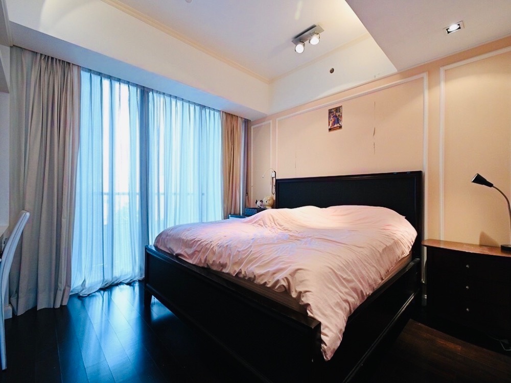 ให้เช่าคอนโดสาทร นราธิวาส : 🔥🔥 For Rent : The Met 300,000THB/Month 366sqm. 4Beds 5Baths Tel. 0959415999