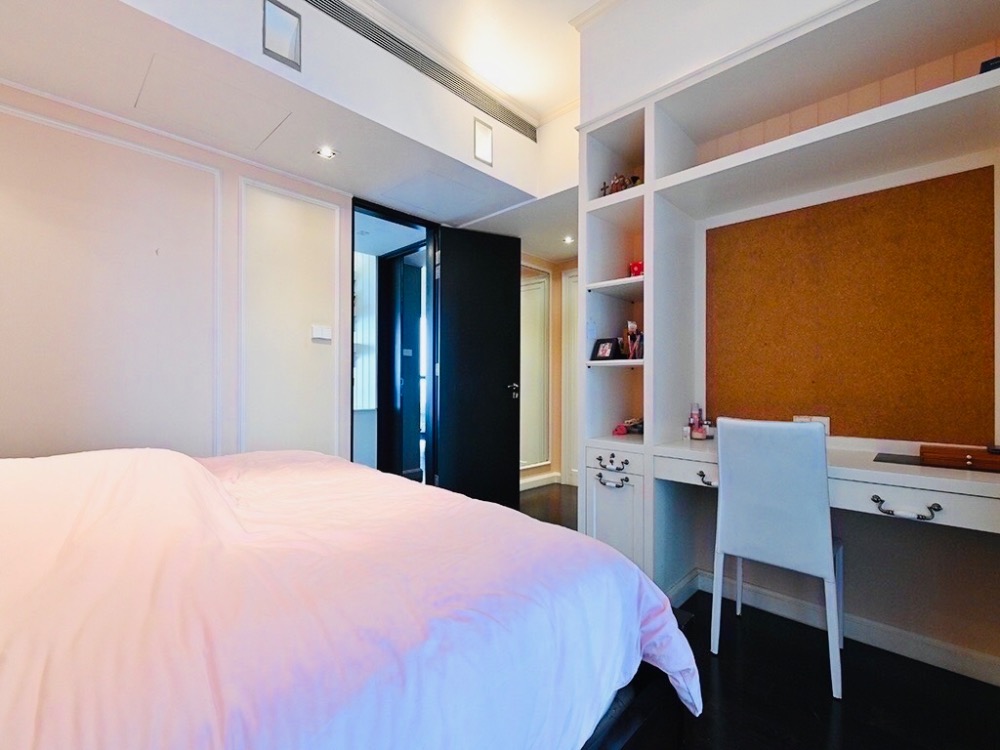 ให้เช่าคอนโดสาทร นราธิวาส : 🔥🔥 For Rent : The Met 300,000THB/Month 366sqm. 4Beds 5Baths Tel. 0959415999