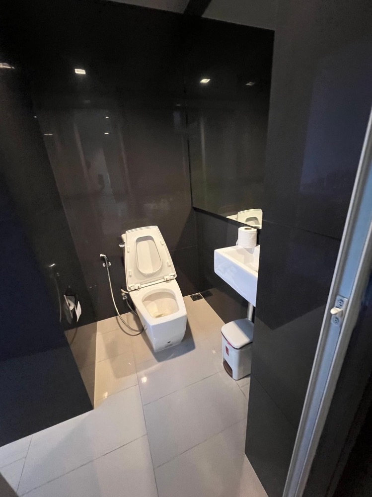 ให้เช่าคอนโดสาทร นราธิวาส : ให้เช่า 🔥Rhythm Sathorn🔥 ห้องสวย วิวดี ตกแต่งเฟอร์ครบพร้อมเครื่องใช้ไฟฟ้า 🚆ใกล้ BTS สะพานตากสิน เพียง 300 ม.