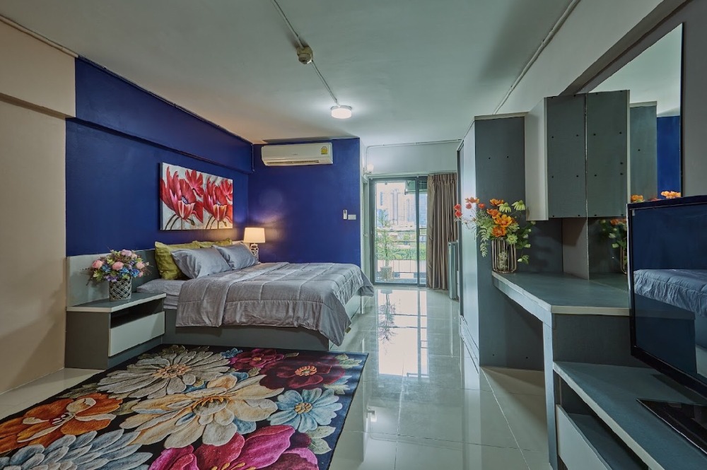 For RentLadprao, Central Ladprao : (For rent) Trust Ville, next to the main road, Lat Phrao 14, near MRT Phahon, BTS Lat Phrao.