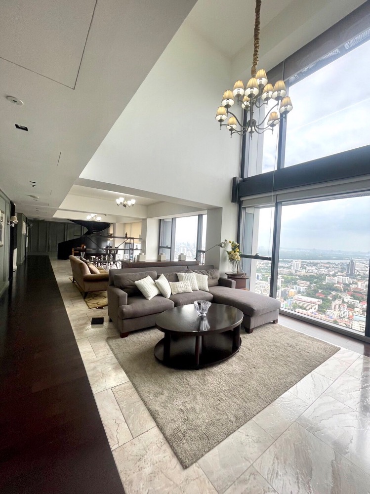 For RentCondoSathorn, Narathiwat : For rent ✨🦋 The Met Sathorn 🦋✨ Duplex 4 bedrooms, complete furniture and electrical appliances, private elevator, very good view, near BTS Chong Nonsi.🚆