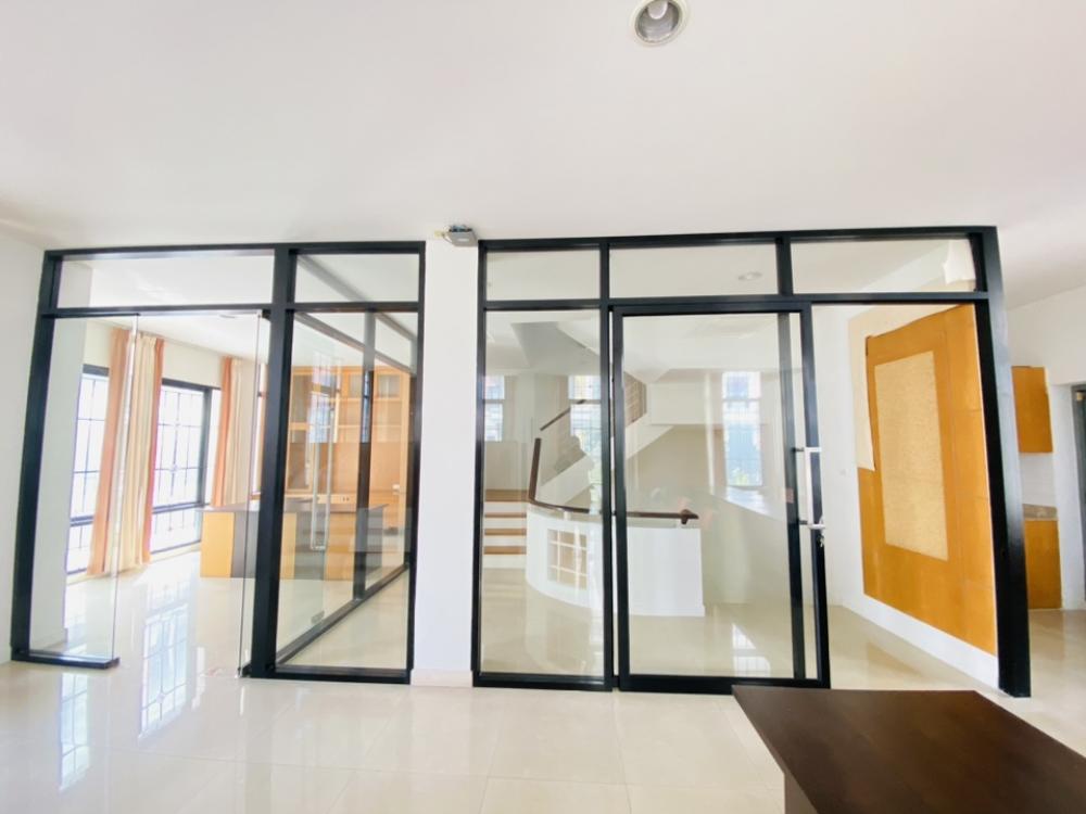 ให้เช่าโฮมออฟฟิศบางนา แบริ่ง ลาซาล : กลางกรุงออฟฟิศปาร์ค บางนา กม3 หรูหราติดถนนบางนาตราด เข้า-ออก จอดรถสะดวก