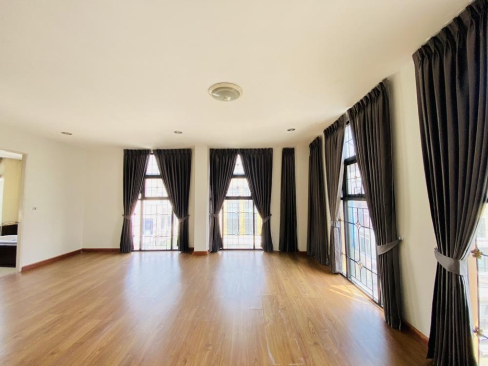 ให้เช่าโฮมออฟฟิศบางนา แบริ่ง ลาซาล : กลางกรุงออฟฟิศปาร์ค บางนา กม3 หรูหราติดถนนบางนาตราด เข้า-ออก จอดรถสะดวก