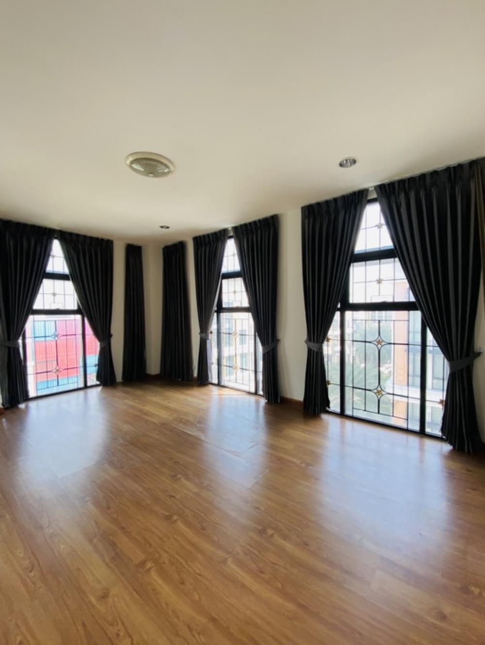 ให้เช่าโฮมออฟฟิศบางนา แบริ่ง ลาซาล : กลางกรุงออฟฟิศปาร์ค บางนา กม3 หรูหราติดถนนบางนาตราด เข้า-ออก จอดรถสะดวก