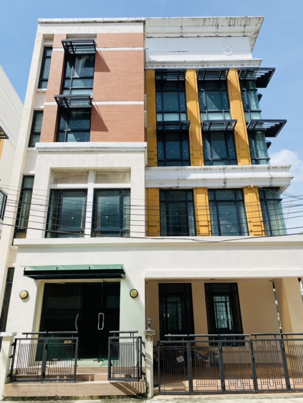 ให้เช่าโฮมออฟฟิศบางนา แบริ่ง ลาซาล : กลางกรุงออฟฟิศปาร์ค บางนา กม3 หรูหราติดถนนบางนาตราด เข้า-ออก จอดรถสะดวก