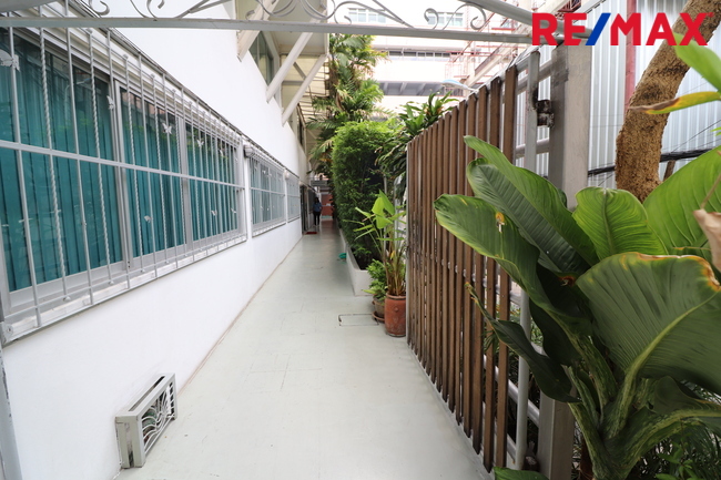 ขายอาคารพาณิชย์ราชเทวี พญาไท : ขายอาคารสำนักงาน ถนนเพชรบุรีตัดใหม่ ย่านประตูน้ำ ผู้เช่าเต็ม ผลตอบแทน 6% คุ้มค่าการลงทุน