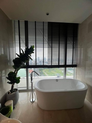 ให้เช่าคอนโดวิทยุ ชิดลม หลังสวน : For Rent Magnolias Ratchadamri Boulevard High floor, near BTS Ratchadamri