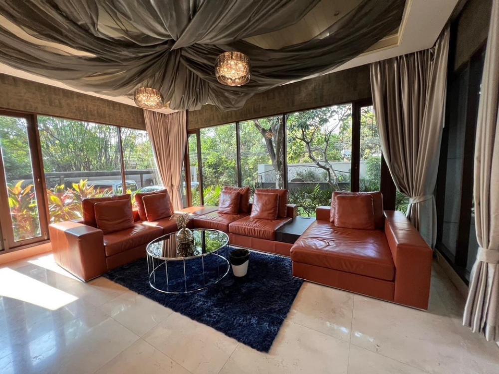 ให้เช่าบ้านสุขุมวิท อโศก ทองหล่อ : Rental : Super Luxury House In Ekkamai 22, 6 Bed 7  Bath , 1,200 Sq.m, 370 Sq.w, 1 maid's room