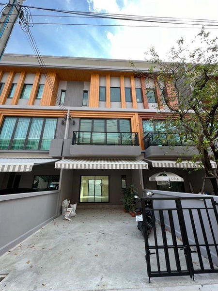 ให้เช่าทาวน์โฮมพัฒนาการ ศรีนครินทร์ : Bangkok Town House Eigen Pattanakarn Pattanakan BRE20473