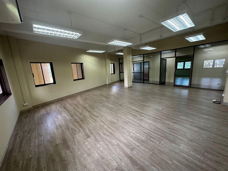 ให้เช่าสำนักงานสะพานควาย จตุจักร : For Rent Bangkok Office Lat Phrao BTS Ha Yaek Lat Prao MRT Phahonyothin Chatuchak BRE20130