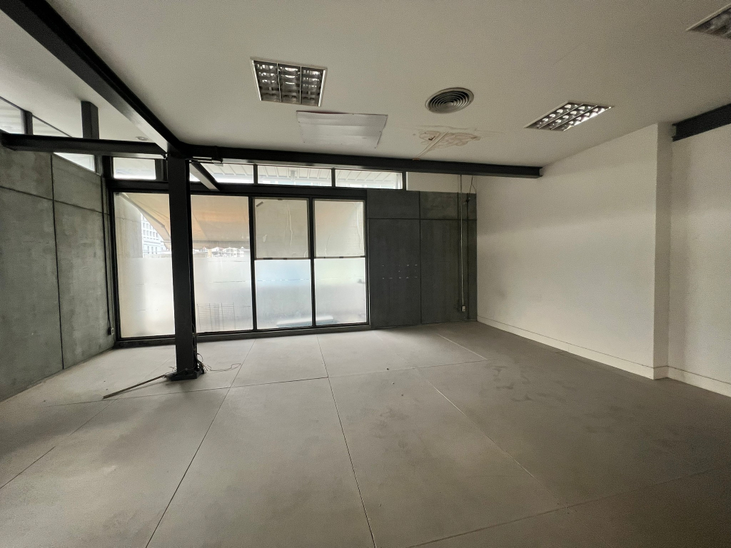ให้เช่าร้านค้า/ตลาดนัดคลองเตย กล้วยน้ำไท : For Rent Bangkok Retail Sukhumvit BTS Thong Lo Watthana BRE19736