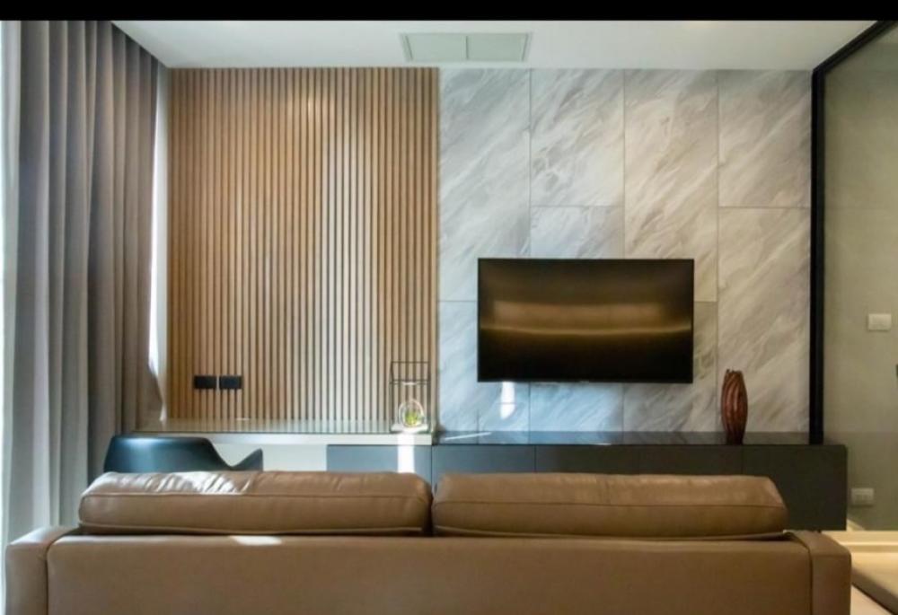 For RentCondoWitthayu, Chidlom, Langsuan, Ploenchit : Luxury condo for rent next to Noble Ploenchit BTS, size 45 sq m, price 36,000, if interested contact 0808144488