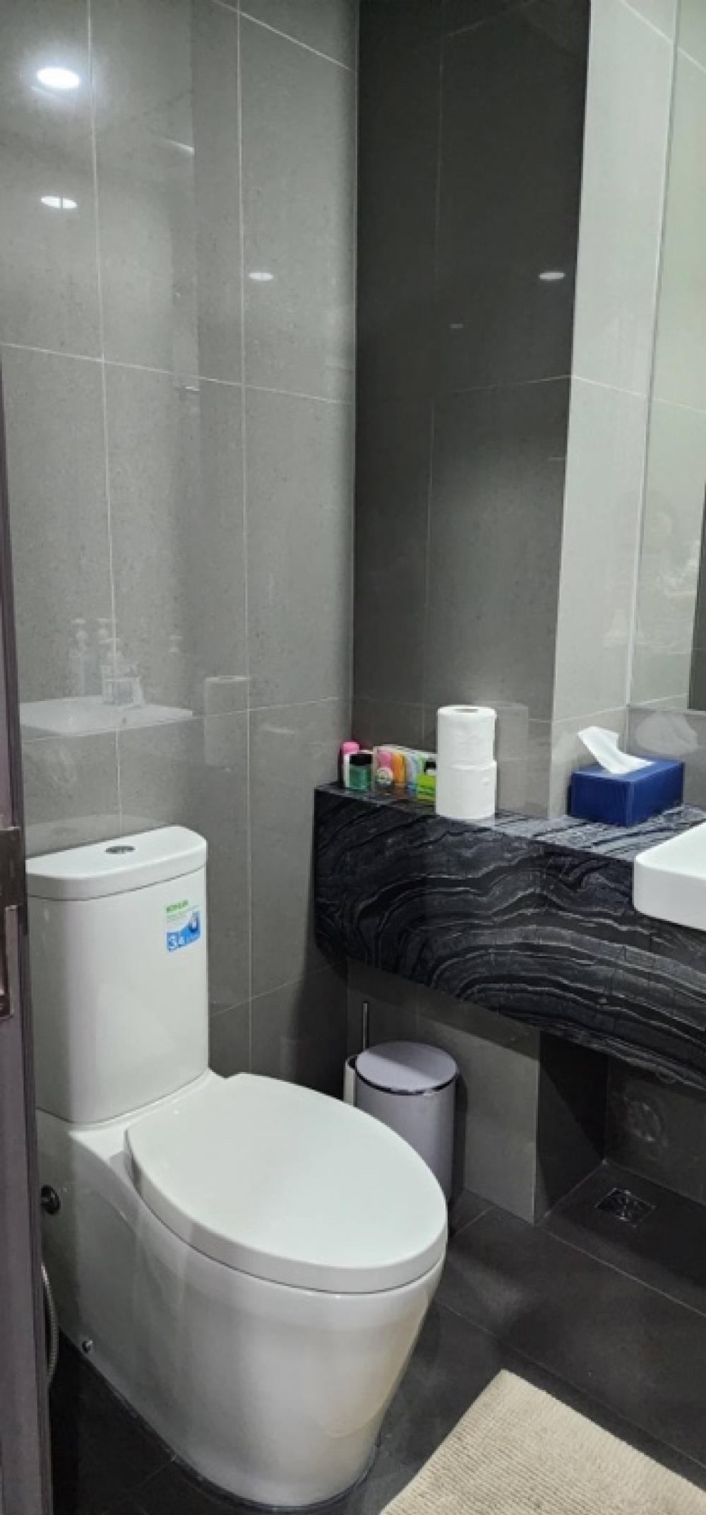 ให้เช่าคอนโดสยาม จุฬา สามย่าน : ถูกมากๆๆๆๆๆ 2 ห้องนอน1 ห้องน้ำ ขนาด 55 ตร.ม ชั้น 18 เตรียมอุดม รพ.จุฬา สวนลุม, BTSศาลาแดง, MRTสีลม, MRTสามย่าน  ที่จอดรถ Super Car, EV @ แอชตัน จุฬา