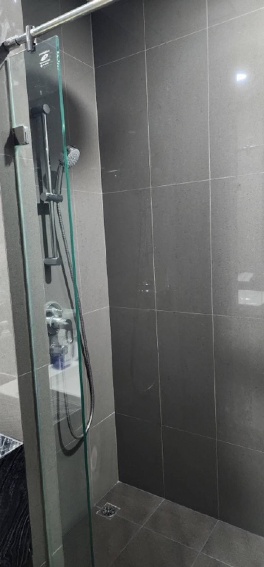 ให้เช่าคอนโดสยาม จุฬา สามย่าน : ถูกมากๆๆๆๆๆ 2 ห้องนอน1 ห้องน้ำ ขนาด 55 ตร.ม ชั้น 18 เตรียมอุดม รพ.จุฬา สวนลุม, BTSศาลาแดง, MRTสีลม, MRTสามย่าน  ที่จอดรถ Super Car, EV @ แอชตัน จุฬา