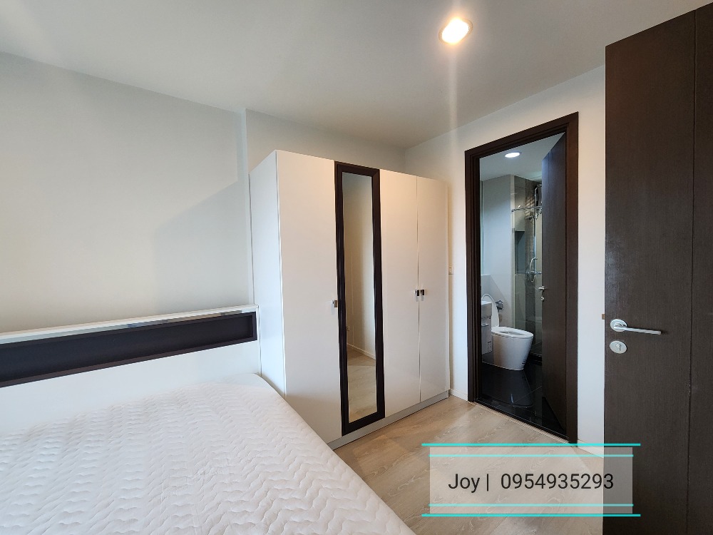 For RentCondoSathorn, Narathiwat : For rent! Condo Rhythm Sathorn Narathiwas ❤ Cheap price for rent for room size 38 sq m. (1 bedroom) and fully decorated, only 17,500 baht/month (including common fees + parking for 1 car). Call. 0954935293 (Joy) Not accepting co.