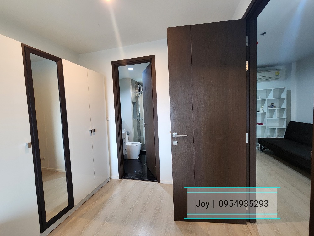 For RentCondoSathorn, Narathiwat : For rent! Condo Rhythm Sathorn Narathiwas ❤ Cheap price for rent for room size 38 sq m. (1 bedroom) and fully decorated, only 17,500 baht/month (including common fees + parking for 1 car). Call. 0954935293 (Joy) Not accepting co.