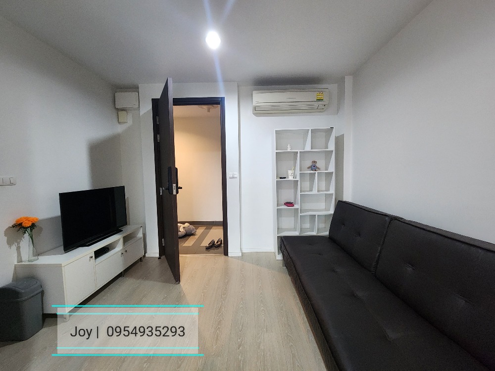 For RentCondoSathorn, Narathiwat : For rent! Condo Rhythm Sathorn Narathiwas ❤ Cheap price for rent for room size 38 sq m. (1 bedroom) and fully decorated, only 17,500 baht/month (including common fees + parking for 1 car). Call. 0954935293 (Joy) Not accepting co.