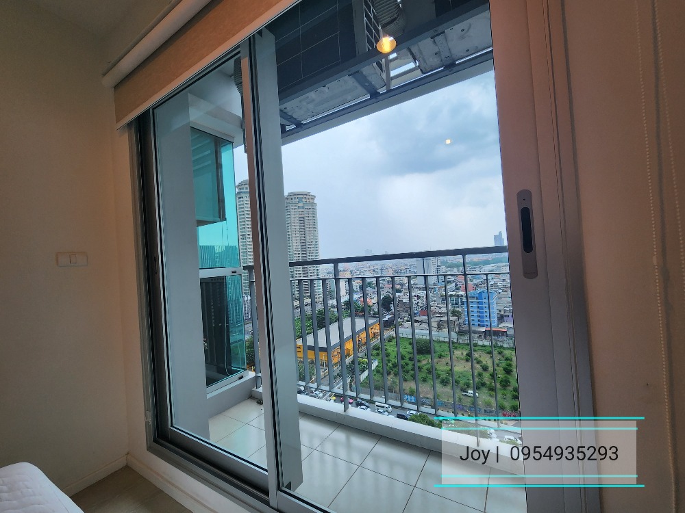 For RentCondoSathorn, Narathiwat : For rent! Condo Rhythm Sathorn Narathiwas ❤ Cheap price for rent for room size 38 sq m. (1 bedroom) and fully decorated, only 17,500 baht/month (including common fees + parking for 1 car). Call. 0954935293 (Joy) Not accepting co.