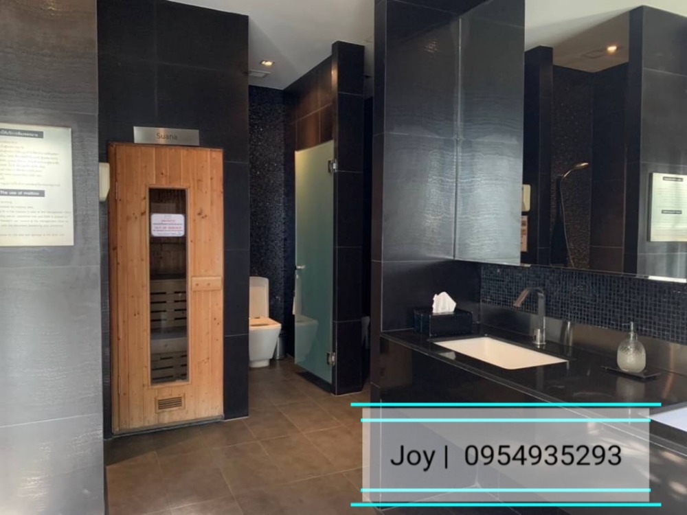 For RentCondoSathorn, Narathiwat : For rent! Condo Rhythm Sathorn Narathiwas ❤ Cheap price for rent for room size 38 sq m. (1 bedroom) and fully decorated, only 17,500 baht/month (including common fees + parking for 1 car). Call. 0954935293 (Joy) Not accepting co.