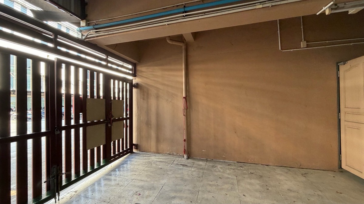 ให้เช่าโฮมออฟฟิศบางนา แบริ่ง ลาซาล : ให้เช่า โฮมออฟฟิศ ห้องมุม ชั้น 2–5 + ดาดฟ้า 📍 ซอยมิราเคิล ถนนกิ่งแก้ว 40/2 (ปากซอยมีธนาคารกรุงเทพ) 