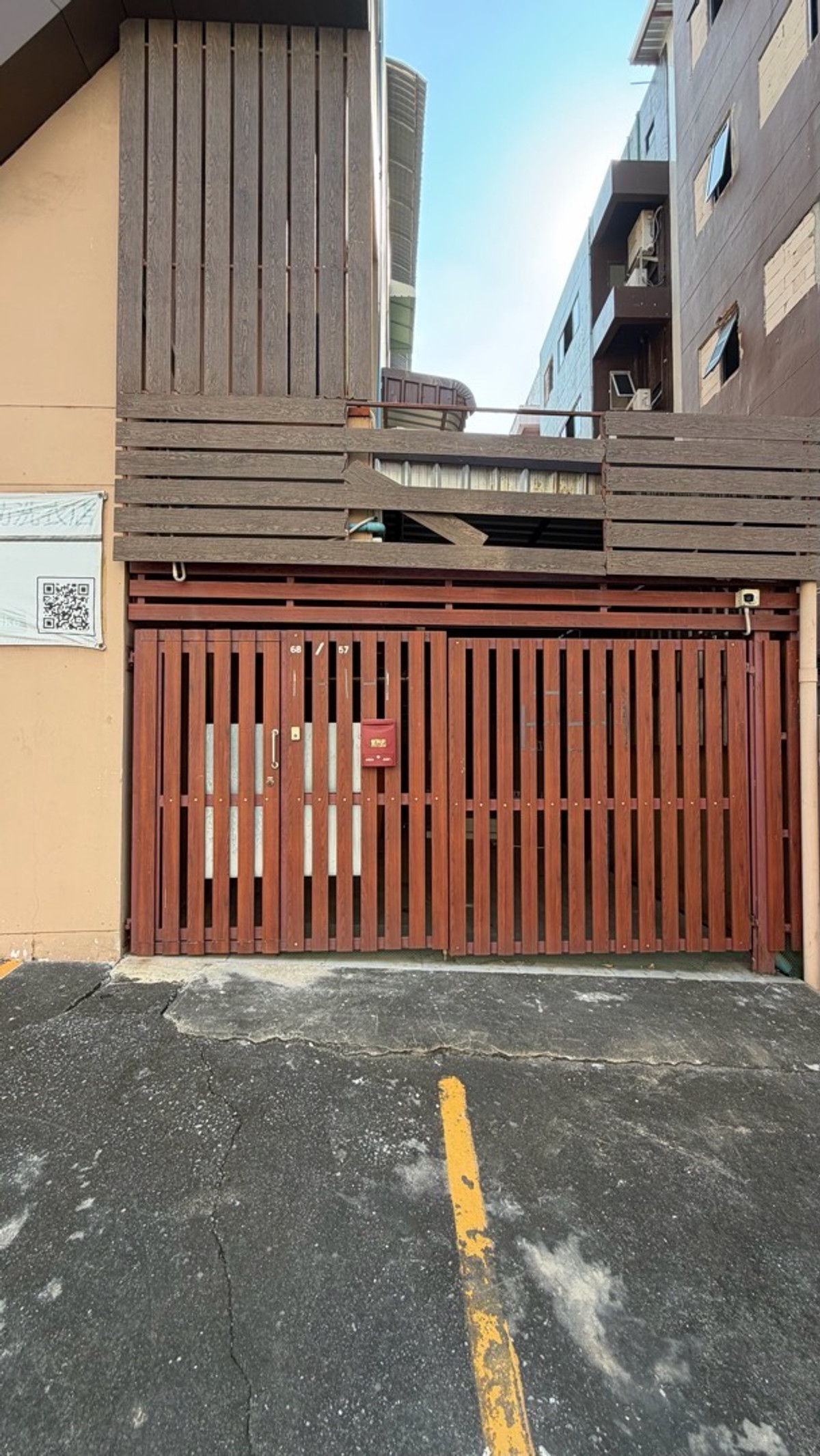 ให้เช่าโฮมออฟฟิศบางนา แบริ่ง ลาซาล : ให้เช่า โฮมออฟฟิศ ห้องมุม ชั้น 2–5 + ดาดฟ้า 📍 ซอยมิราเคิล ถนนกิ่งแก้ว 40/2 (ปากซอยมีธนาคารกรุงเทพ) 