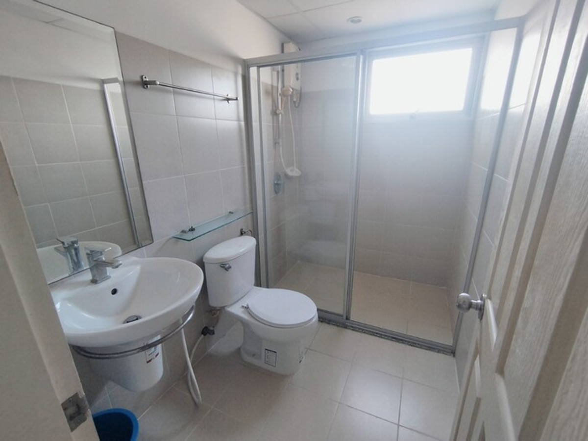 For RentCondoRattanathibet, Sanambinna : Condo for rent, Supalai Park Khaerai Ngamwongwan / 1 bedroom, 46 sq m, price only 8,000 baht, with furniture + washing machine.