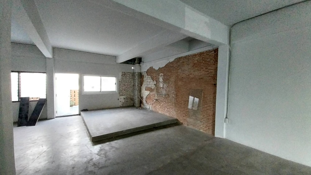 ให้เช่าอาคารพาณิชย์ลาดพร้าว เซ็นทรัลลาดพร้าว : ให้เช่าตึกแถว4 ชั้น 2 คูหา ลาดพร้าว 35/1