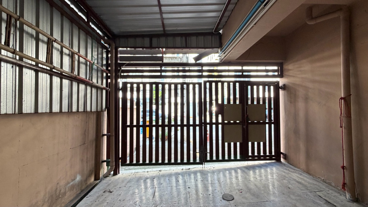 ให้เช่าโฮมออฟฟิศบางนา แบริ่ง ลาซาล : ให้เช่า โฮมออฟฟิศ ห้องมุม ชั้น 2–5 + ดาดฟ้า 📍 ซอยมิราเคิล ถนนกิ่งแก้ว 40/2 (ปากซอยมีธนาคารกรุงเทพ) 