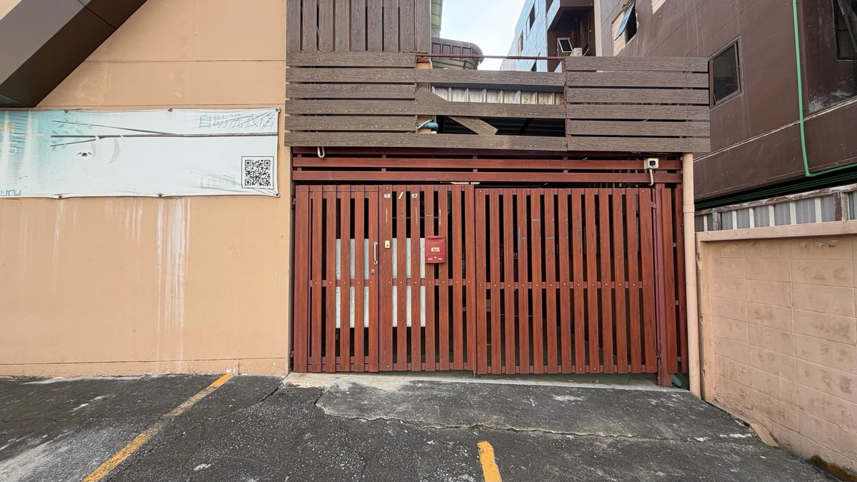 ให้เช่าโฮมออฟฟิศบางนา แบริ่ง ลาซาล : ให้เช่า โฮมออฟฟิศ ห้องมุม ชั้น 2–5 + ดาดฟ้า 📍 ซอยมิราเคิล ถนนกิ่งแก้ว 40/2 (ปากซอยมีธนาคารกรุงเทพ) 