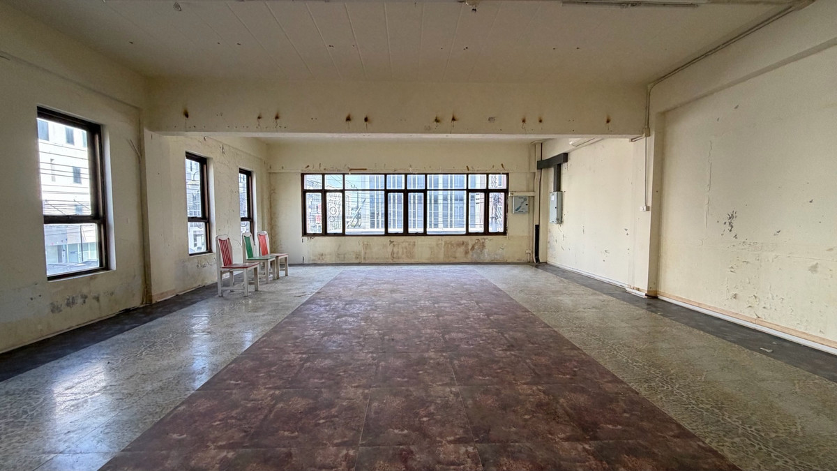 ให้เช่าโฮมออฟฟิศบางนา แบริ่ง ลาซาล : ให้เช่า โฮมออฟฟิศ ห้องมุม ชั้น 2–5 + ดาดฟ้า 📍 ซอยมิราเคิล ถนนกิ่งแก้ว 40/2 (ปากซอยมีธนาคารกรุงเทพ) 