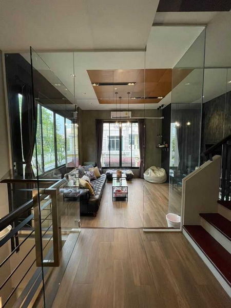 ขายทาวน์โฮมสมุทรปราการ สำโรง : For Sale Samut Prakan Town House Baan Klang Muang British Town Srinakarin Muang Samut Prakan BRE19137