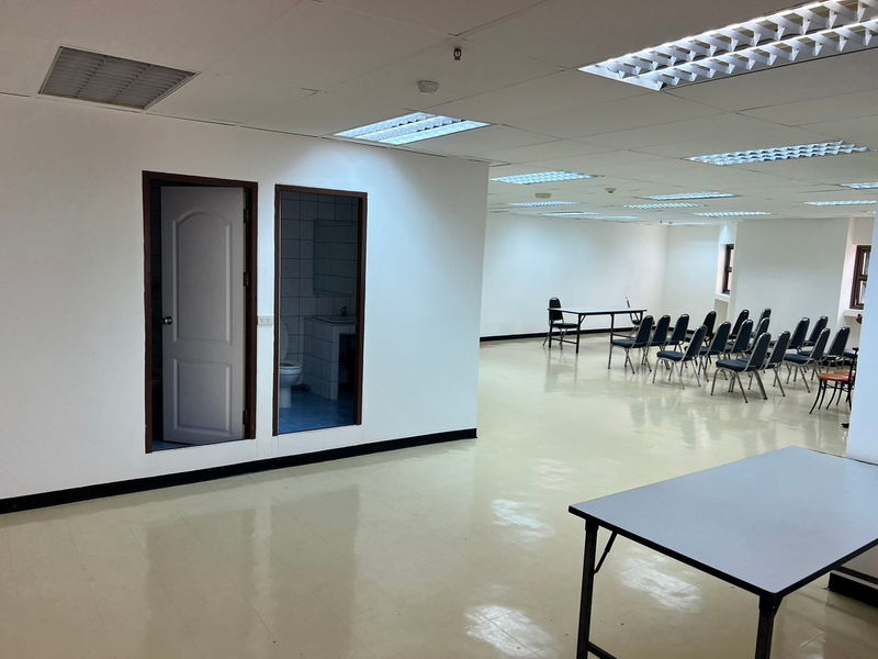 ให้เช่าสำนักงานสยาม จุฬา สามย่าน : For Rent Bangkok Office Langsuan BTS Chit Lom Pathum Wan BRE18915