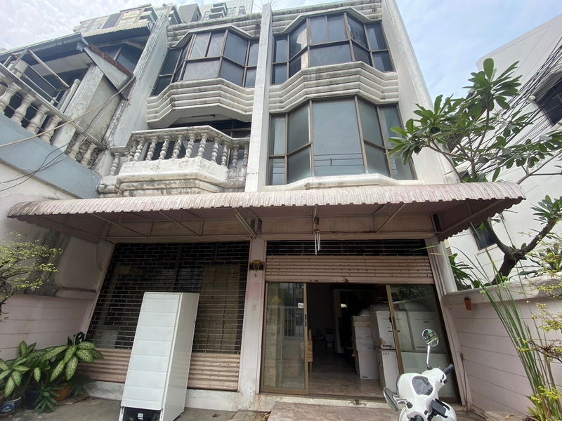 ให้เช่าร้านค้า/ตลาดนัดคลองเตย กล้วยน้ำไท : For Rent Bangkok Retail Sukhumvit BTS Phrom Phong Watthana BRE18919