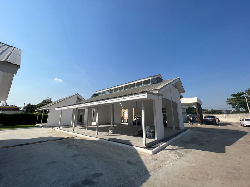 ให้เช่าร้านค้า/ตลาดนัดลาดกระบัง สุวรรณภูมิ : For Rent Bangkok Retail Chaloem Phrakiat Ratchakan Thi 9 BTS Udom Suk Prawet BRE18780