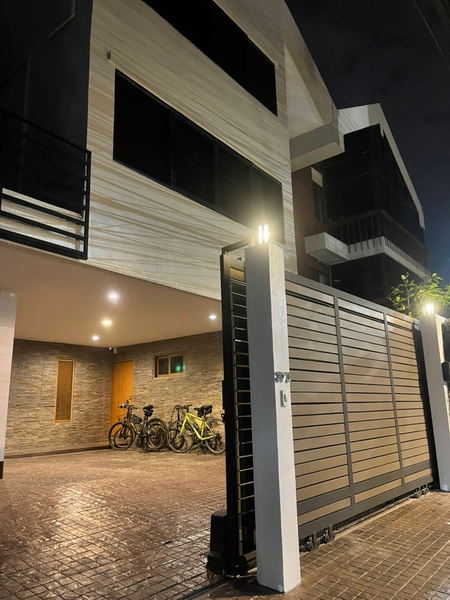 For RentTownhomePattanakan, Srinakarin : For Rent Bangkok Town House Panya Village Pattanakarn Phatthanakan BTS On Nut Suan Luang BRE18718