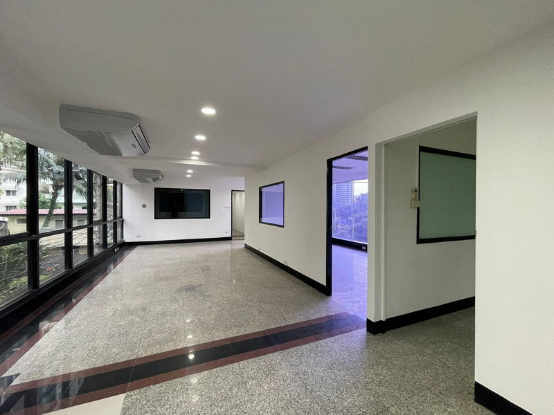 ให้เช่าสำนักงานสาทร นราธิวาส : For Rent Bangkok Office in Narathiwas BTS Chong Nonsi Sathorn BRE18682