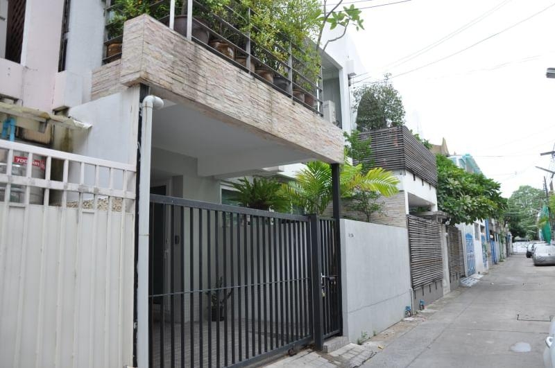 ให้เช่าทาวน์โฮมคลองเตย กล้วยน้ำไท : For Rent Bangkok Town House Ekkamai BTS Ekkamai Watthana BRE18334
