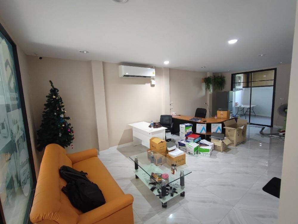 For RentTownhomePhutthamonthon, Salaya : Townhome for rent, Supachok Sai 5, Phutthamonthon Sai 5 zone, near Lotus Salaya, only 7 minutes.