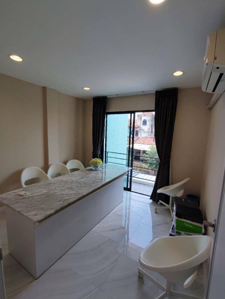 For RentTownhomePhutthamonthon, Salaya : Townhome for rent, Supachok Sai 5, Phutthamonthon Sai 5 zone, near Lotus Salaya, only 7 minutes.