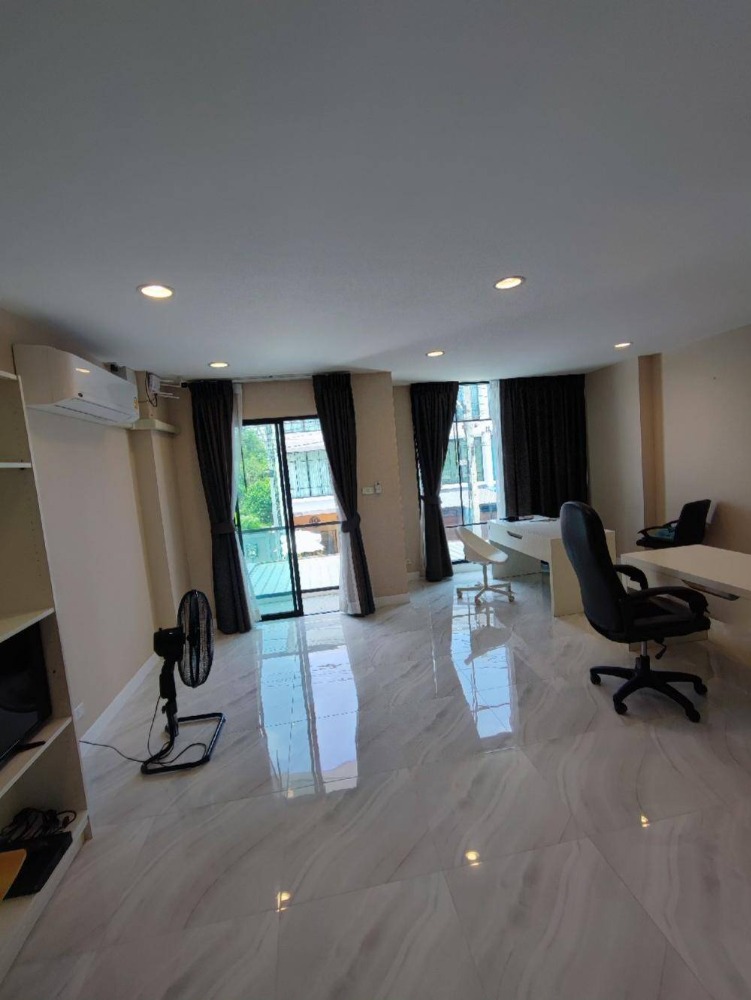 For RentTownhomePhutthamonthon, Salaya : Townhome for rent, Supachok Sai 5, Phutthamonthon Sai 5 zone, near Lotus Salaya, only 7 minutes.