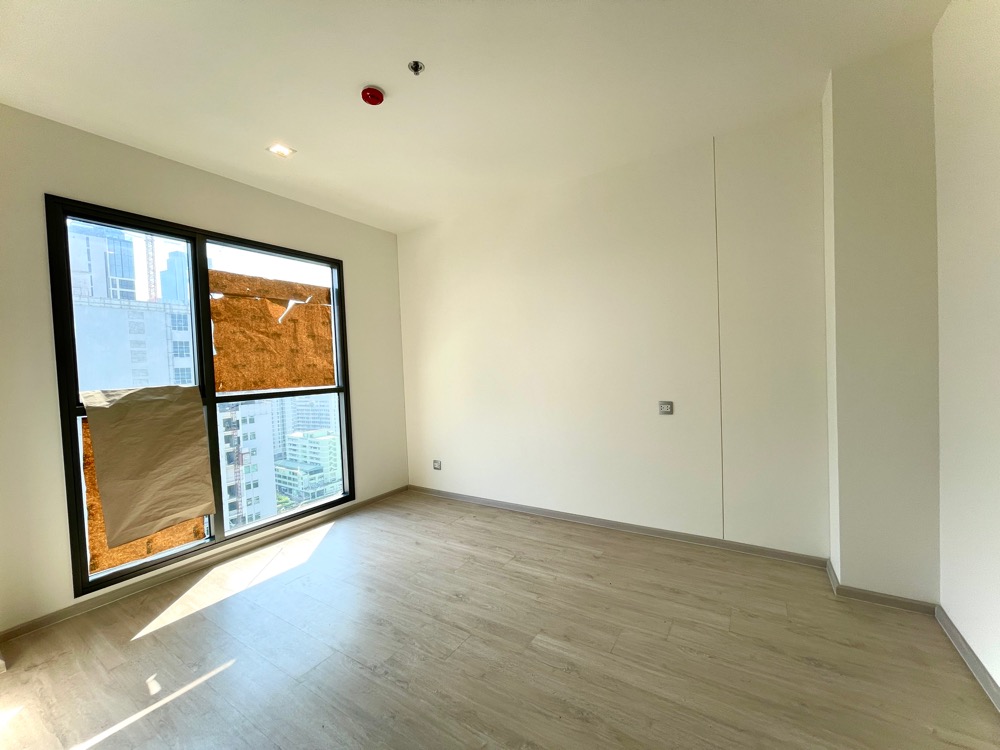 For SaleCondoRatchathewi,Phayathai : Urgent sale Rhythm Rangnam 2 bedrooms, 1 bathroom (new room, never lived in) Rhythm Rangnam