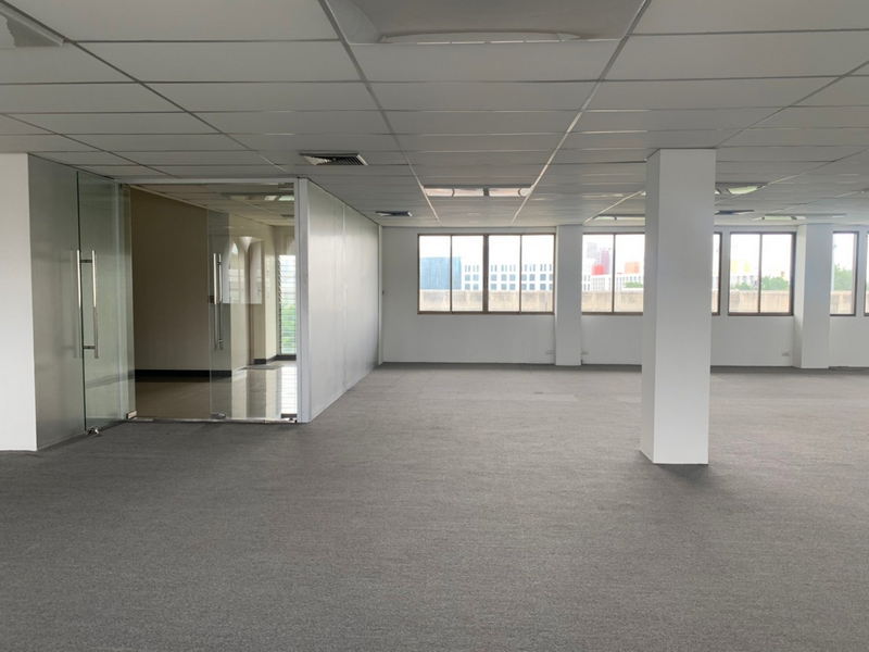 ให้เช่าสำนักงานรัชดา ห้วยขวาง : For Rent Bangkok Office Phetchaburi MRT Phetchaburi Huai Khwang BRE18174