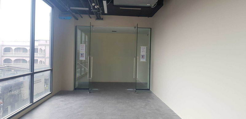 ให้เช่าสำนักงานพัฒนาการ ศรีนครินทร์ : For Rent Bangkok Office Pattanakarn Suan Luang BRE17582