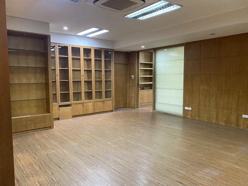 ให้เช่าสำนักงานรัชดา ห้วยขวาง : For Rent Bangkok Office Ratchadaphisek MRT Thailand Cultural Center Huai Khwang BRE17390