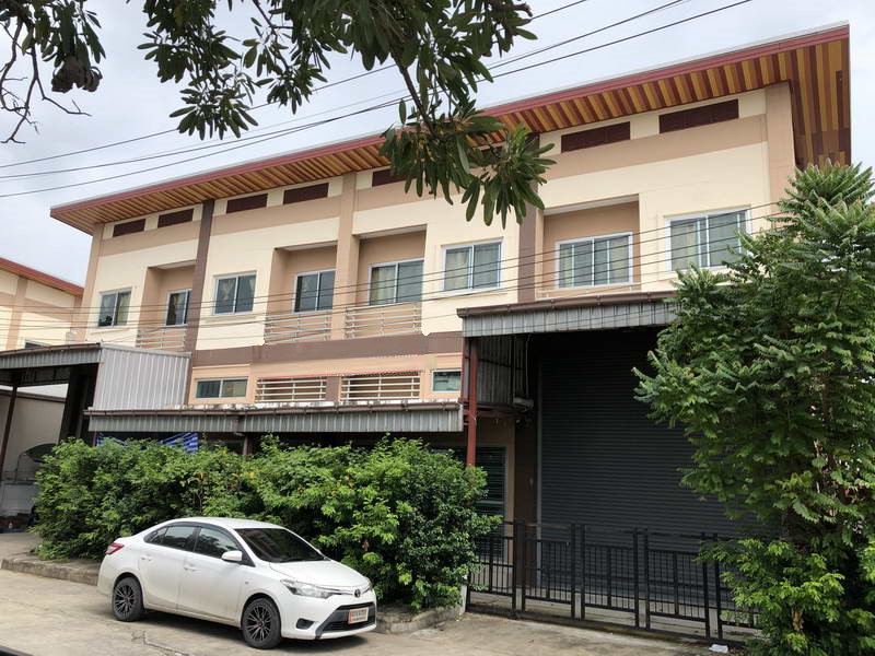For SaleTownhomePathum Thani,Rangsit, Thammasat : For Sale Pathum Thani Town House Kanchanaphisek Lat Lum Kaeo BRE17377