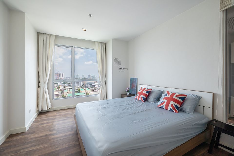 ขายคอนโดท่าพระ ตลาดพลู วุฒากาศ : The Room Sathorn-Taksin,  fully furnished, 46 square meters.