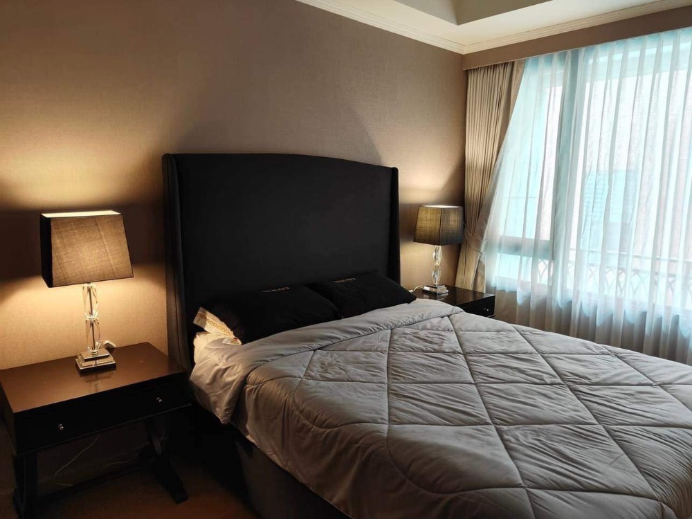 For SaleCondoWitthayu, Chidlom, Langsuan, Ploenchit : For sale with tenant til Nov 2026
 2 bedrooms near All seasons place, Central Chidlom