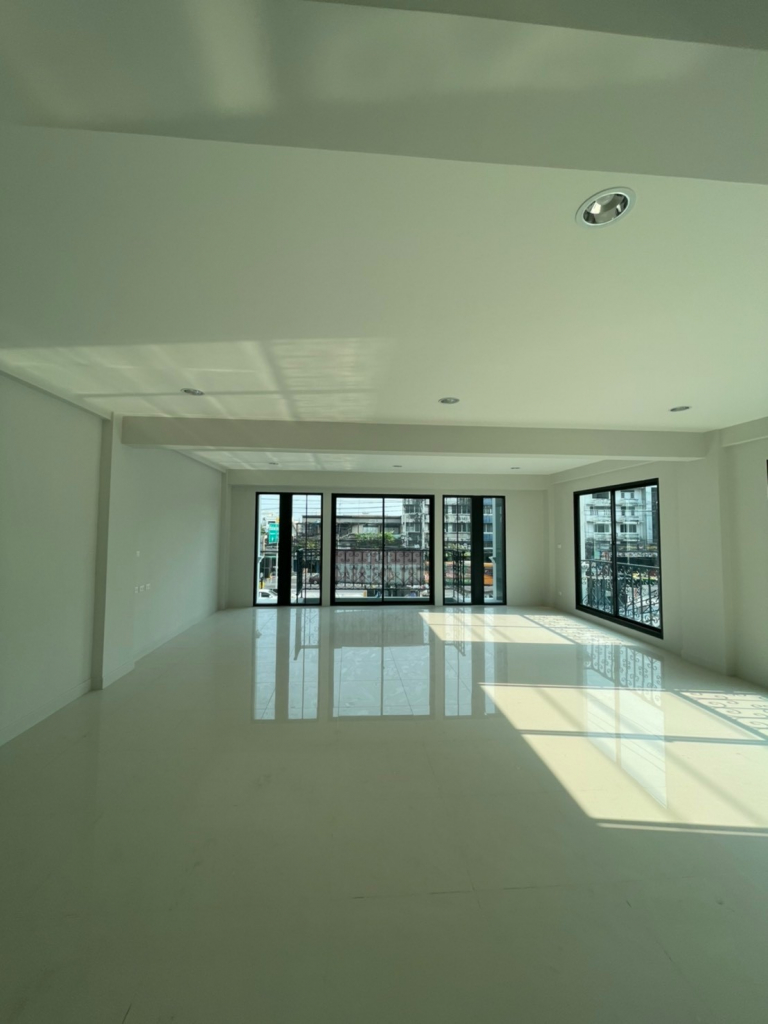 For RentHome OfficeOnnut, Udomsuk : For Rent Bangkok Home Office Sukhumvit 77 BTS On Nut Watthana BRE15708